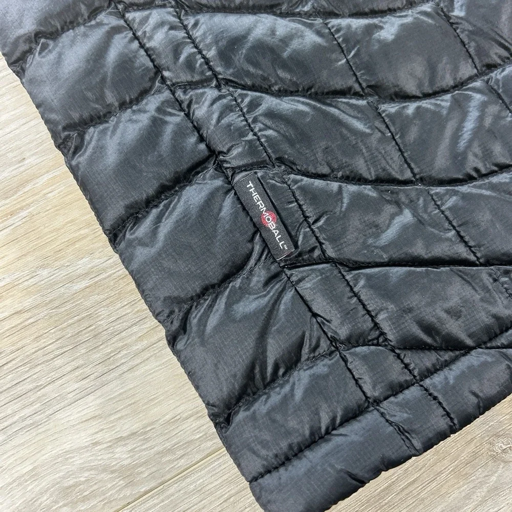 The North Face Mens Medium Black ThermoBall Eco Quilted Insulated Puffer Vest